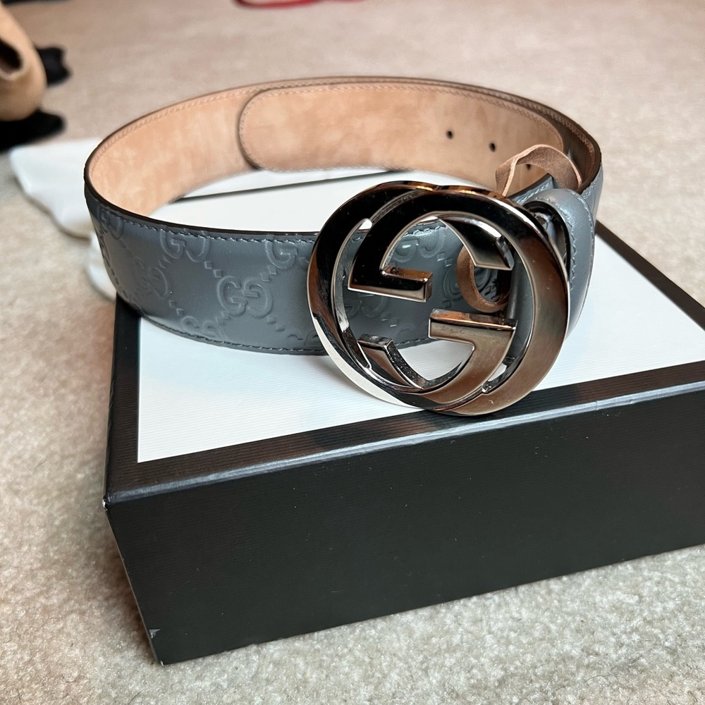 Gucci signature leather belt